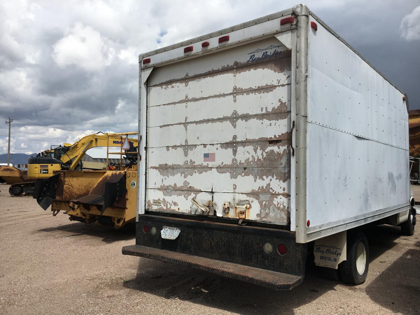 CAMION CON CAJA SECA CHEVROLET 3500